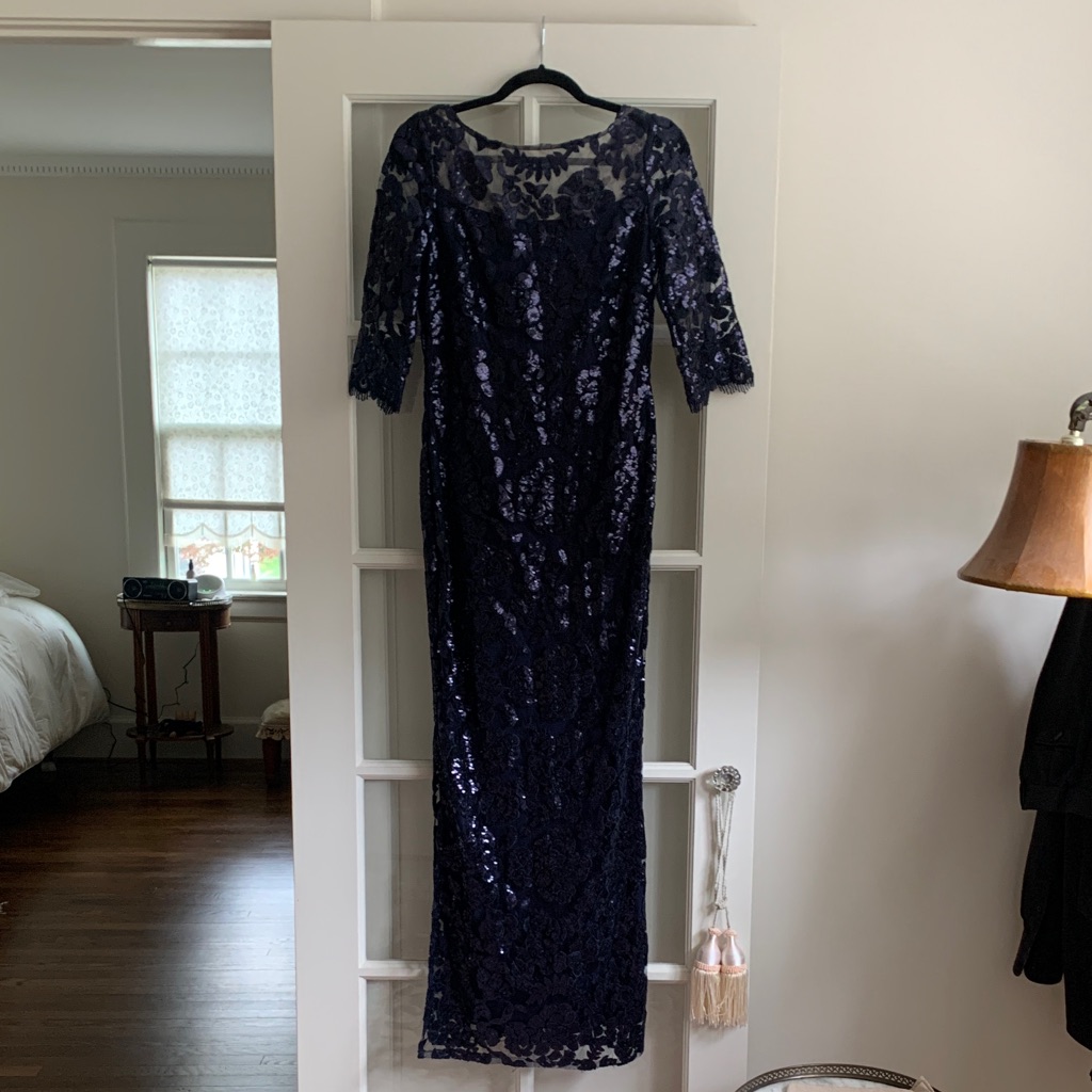 Calvin Klein Gorgeous Full Length Navy Gown
